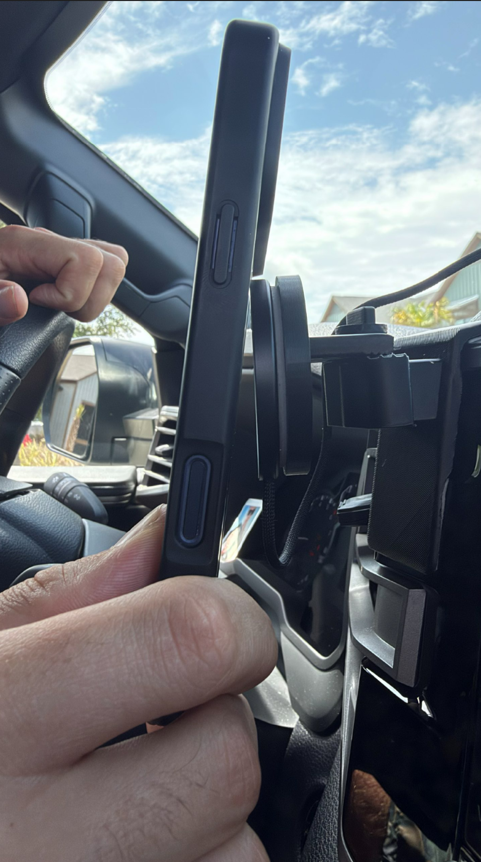 Toyota Tundra 2022-2026 MagSafe iPhone Charger