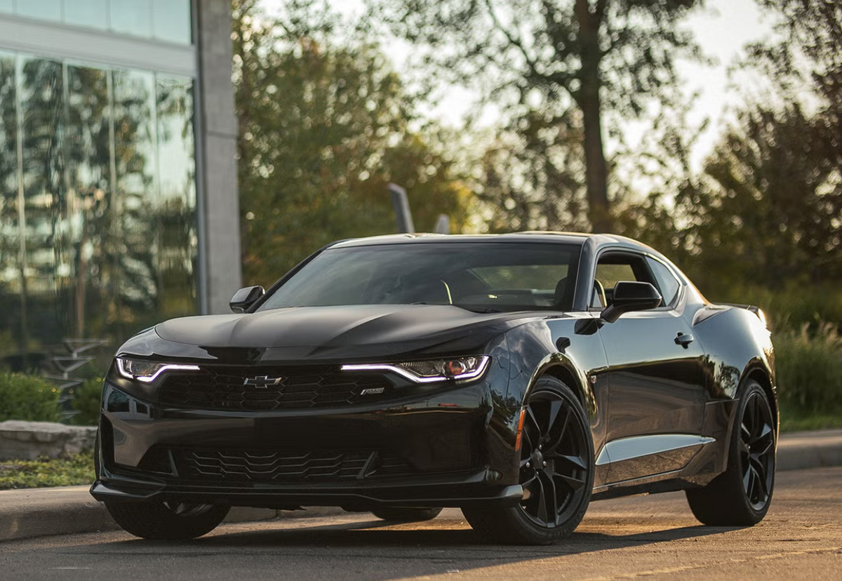 Chevy Camaro 2016–2024 MagSafe iPhone Charger