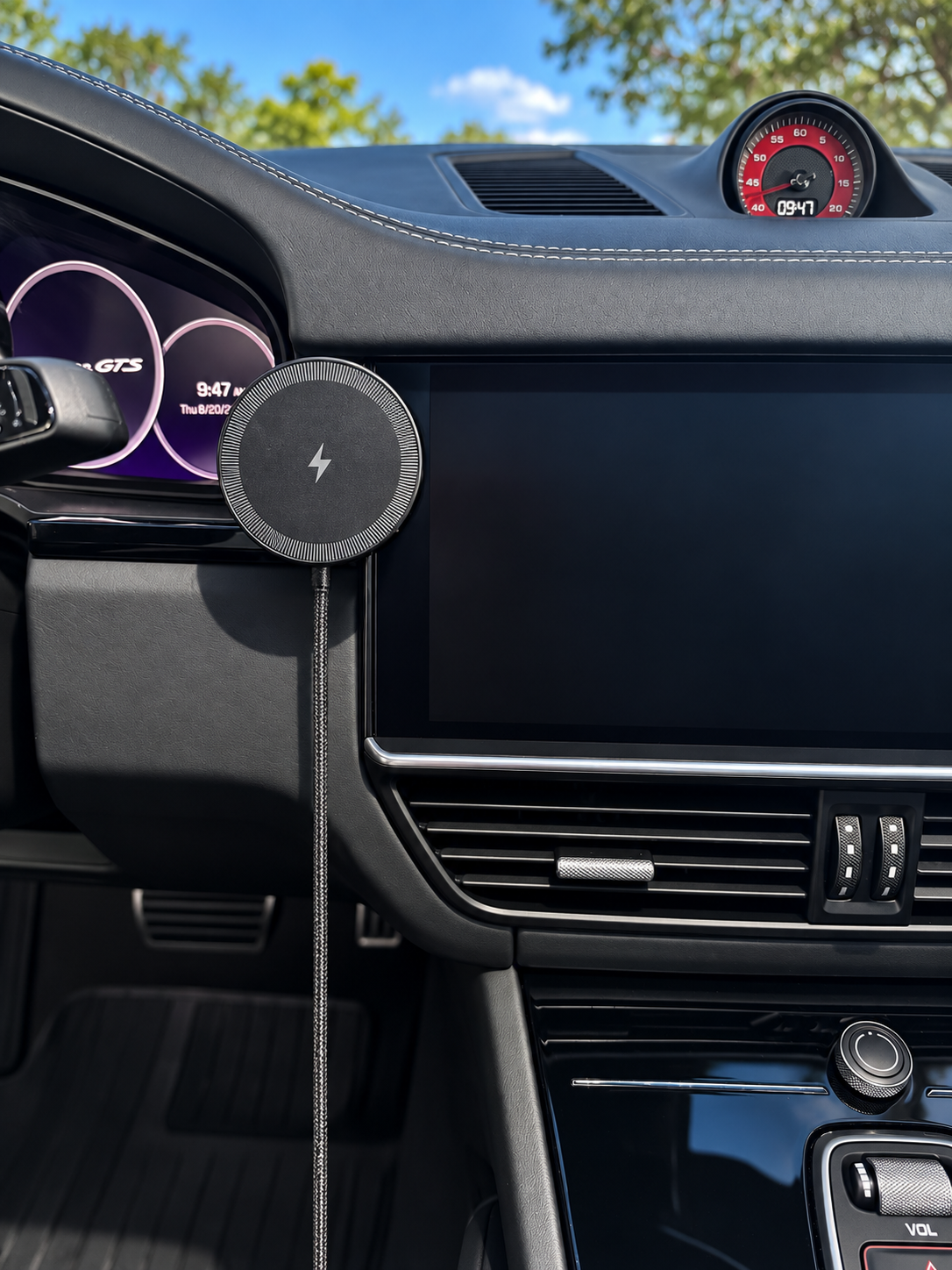 Porsche Cayenne 2019–2023 MagSafe iPhone Charger