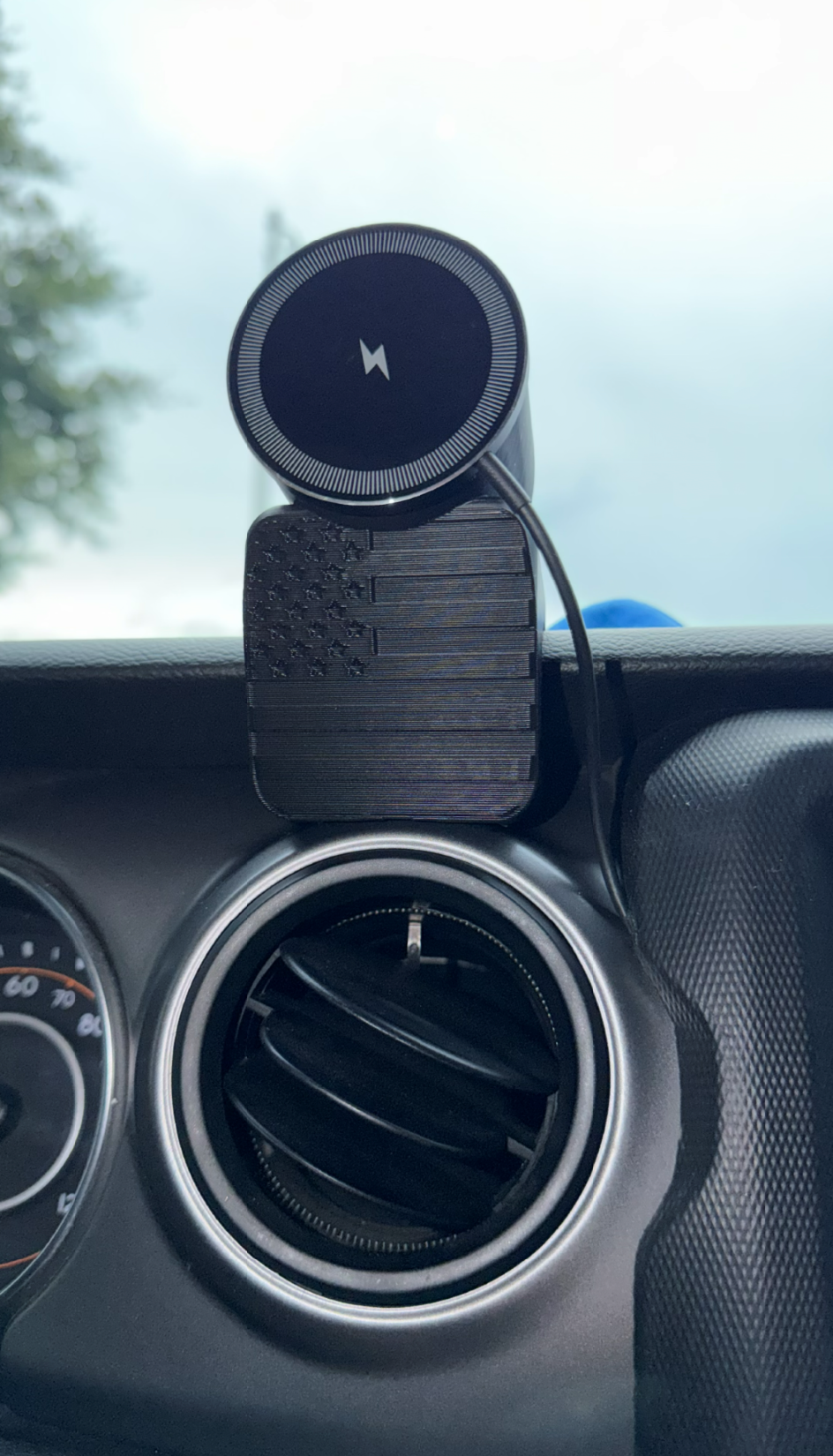 Jeep Wrangler JL 2018-2023 and Jeep Gladiator JT 2020-2023 MagSafe iPhone Charger